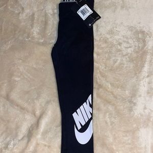NWOT Nike toddler leggings